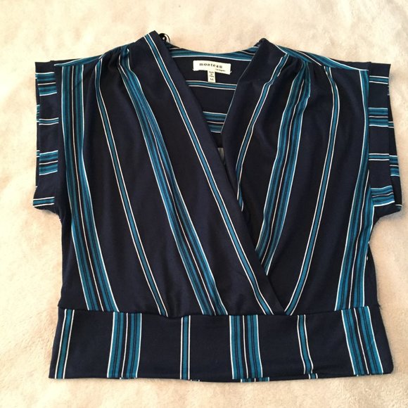 ❤️4/$20 MONTEAU crop top sz M - Picture 3 of 5
